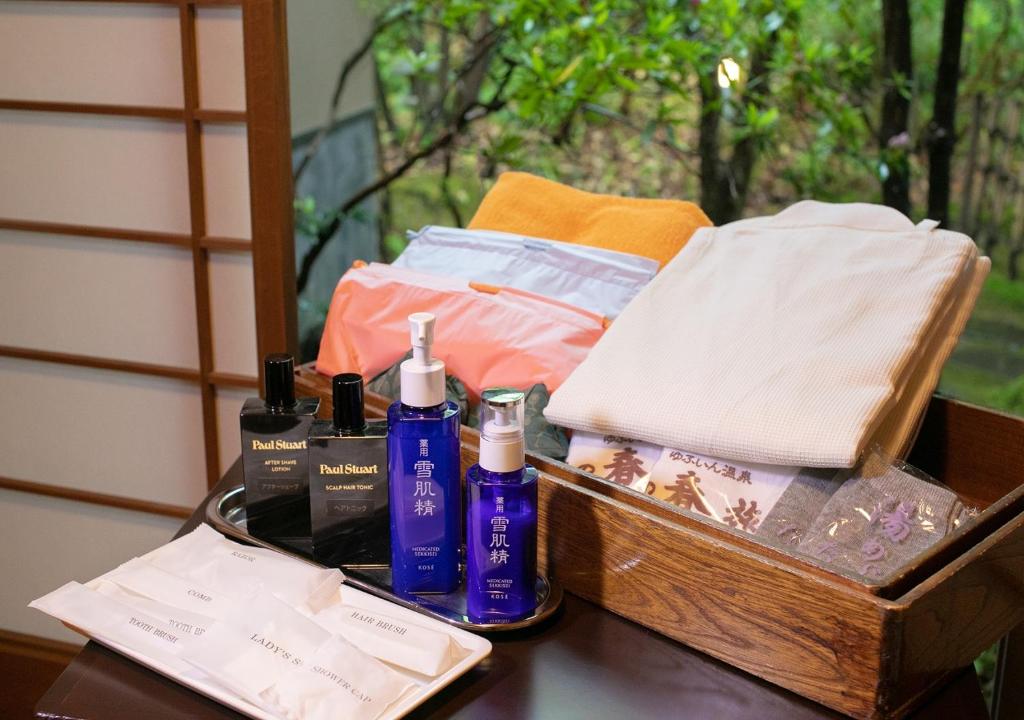 Yufuin Onsen Hinoharu Ryokan - Japanese-Style Room With Private Hot Spring Bath