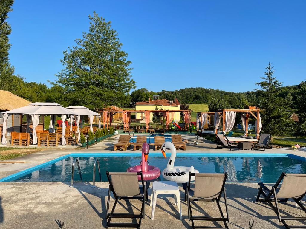 Bazén v ubytování Holiday Home Rodjak sa sela nebo v jeho okolí