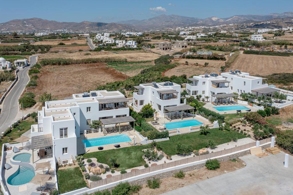 Bazén v ubytování Sea & Olives Suites Hotel and Villas nebo v jeho okolí