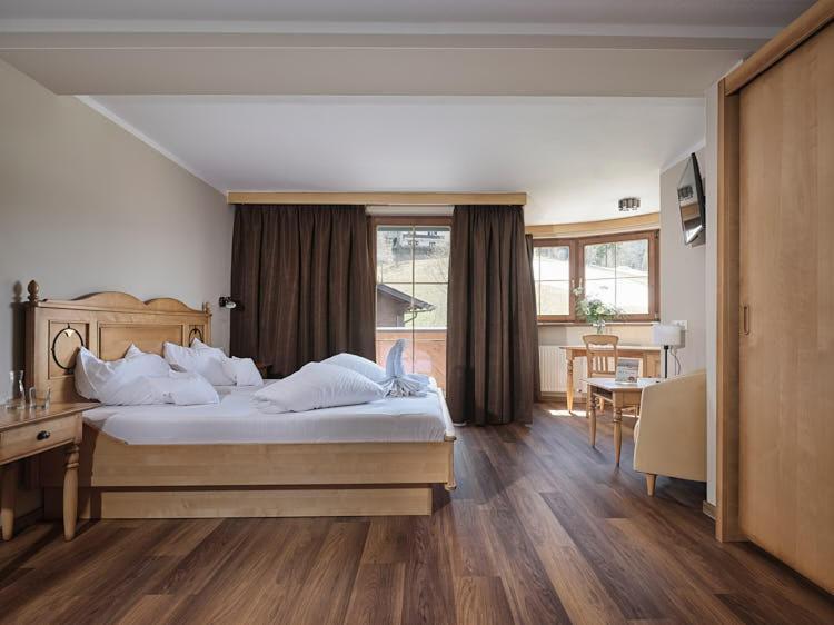 Postel nebo postele na pokoji v ubytování Hotel-Gasthof zur Schönen Aussicht
