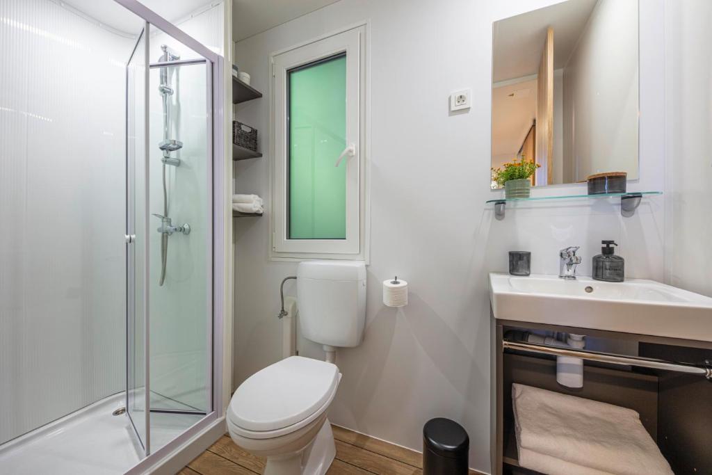Koupelna v ubytování Porton Mobile Home