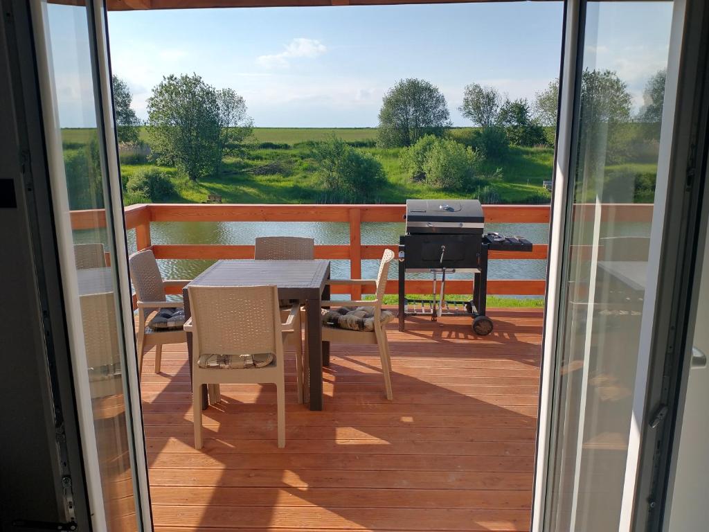Domki Brzezówka nad stawami - Chalet Met Twee Slaapkamers