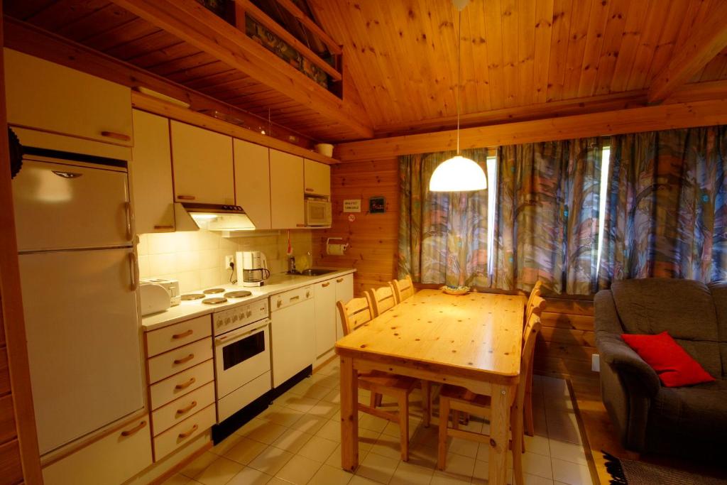 Kuchyň nebo kuchyňský kout v ubytování Jeris Lakeside Resort Cabins