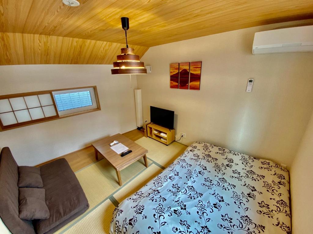 TV a/nebo společenská místnost v ubytování Hotel EL Shinjuku 6