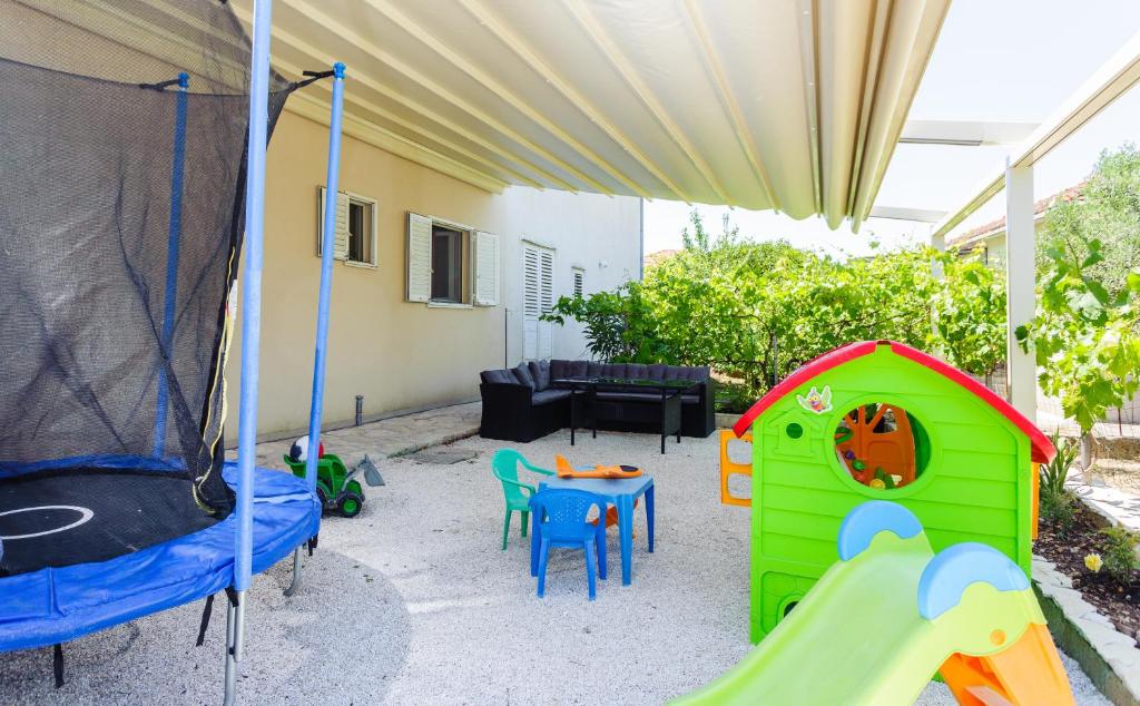 Vonkajšia záhrada v ubytovaní Apartment Gazo