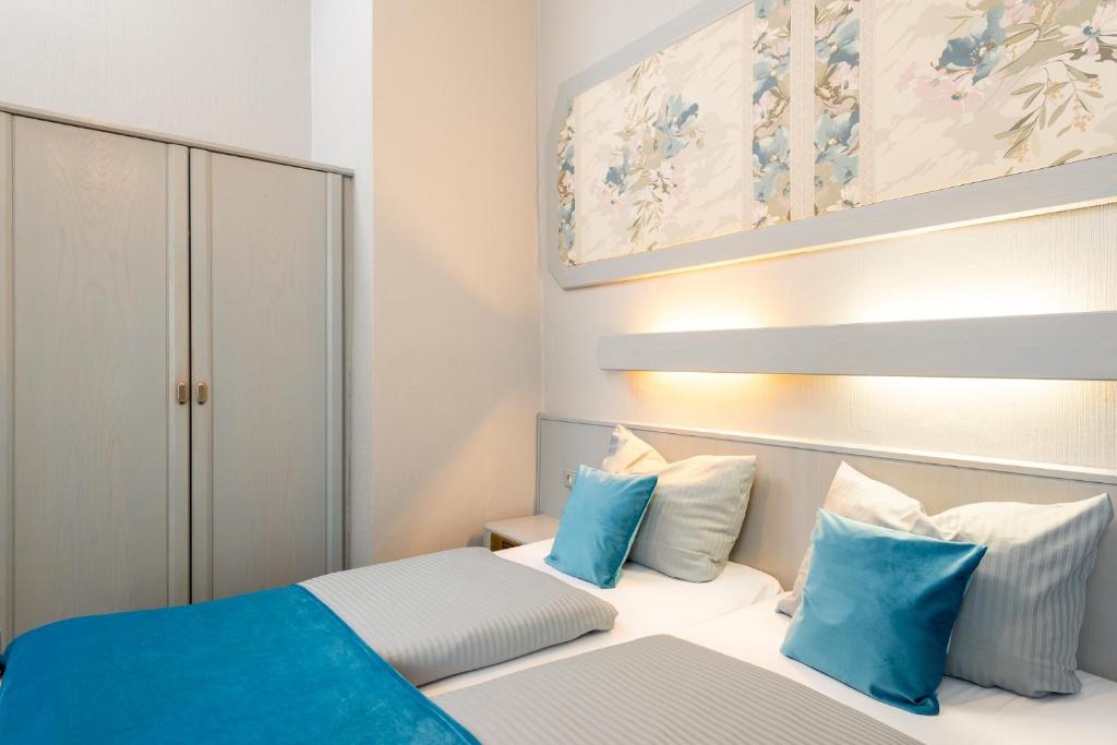 W22 Hotel am Kurfürstendamm - Resim 43