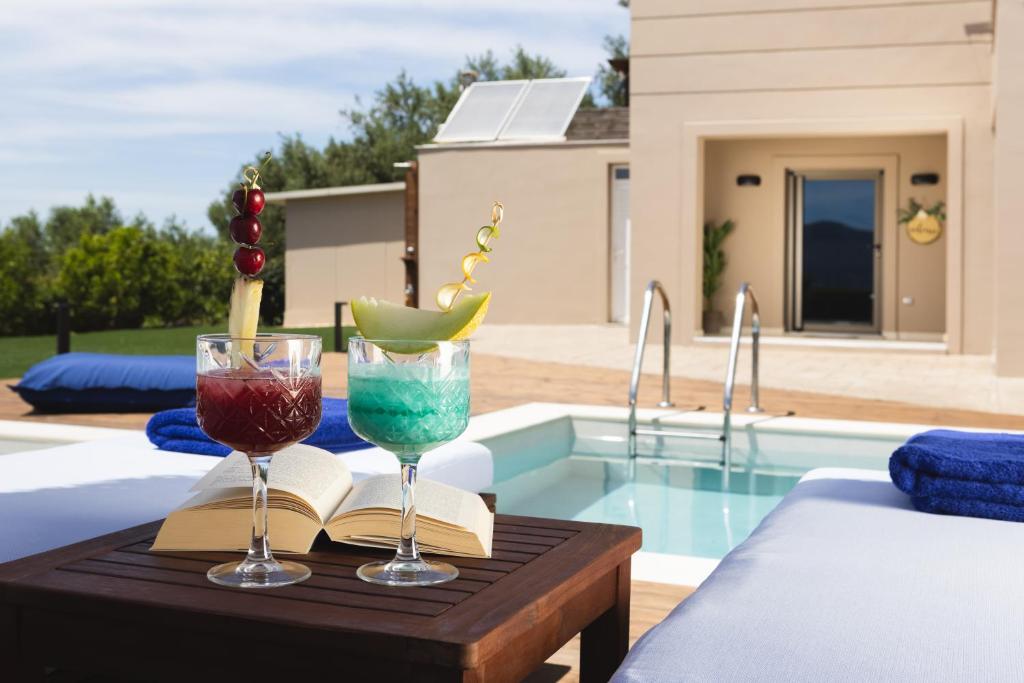 Bazén v ubytování Diomani Maison - Private Pool & Sea View, by ZanteWize nebo v jeho okolí