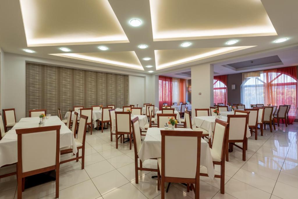 Restaurace v ubytování Dennys Inn Hotel