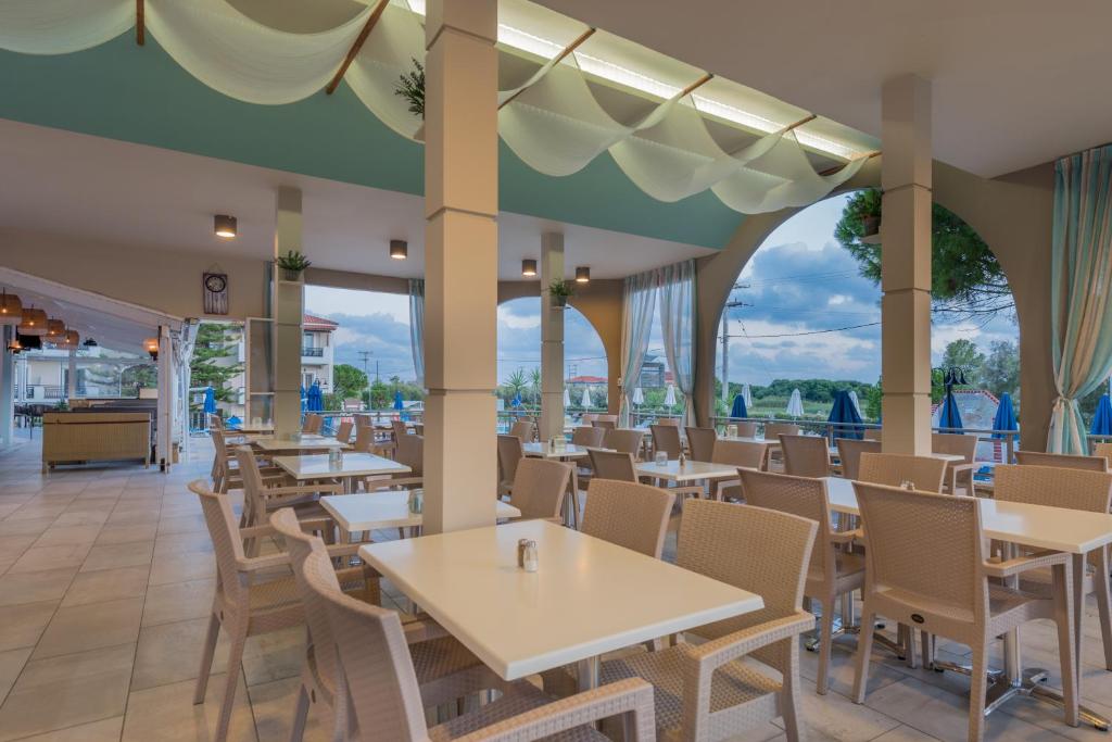 Restaurace v ubytování Dennys Inn Hotel