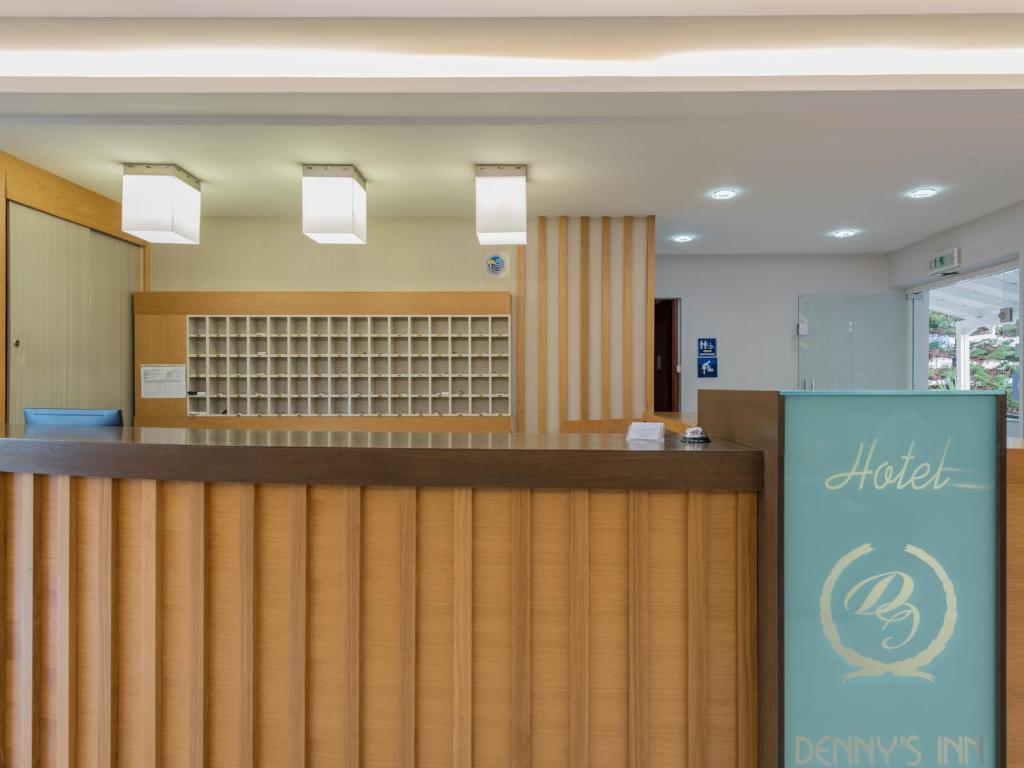Certifikát, hodnocení, plakát nebo jiný dokument vystavený v ubytování Dennys Inn Hotel