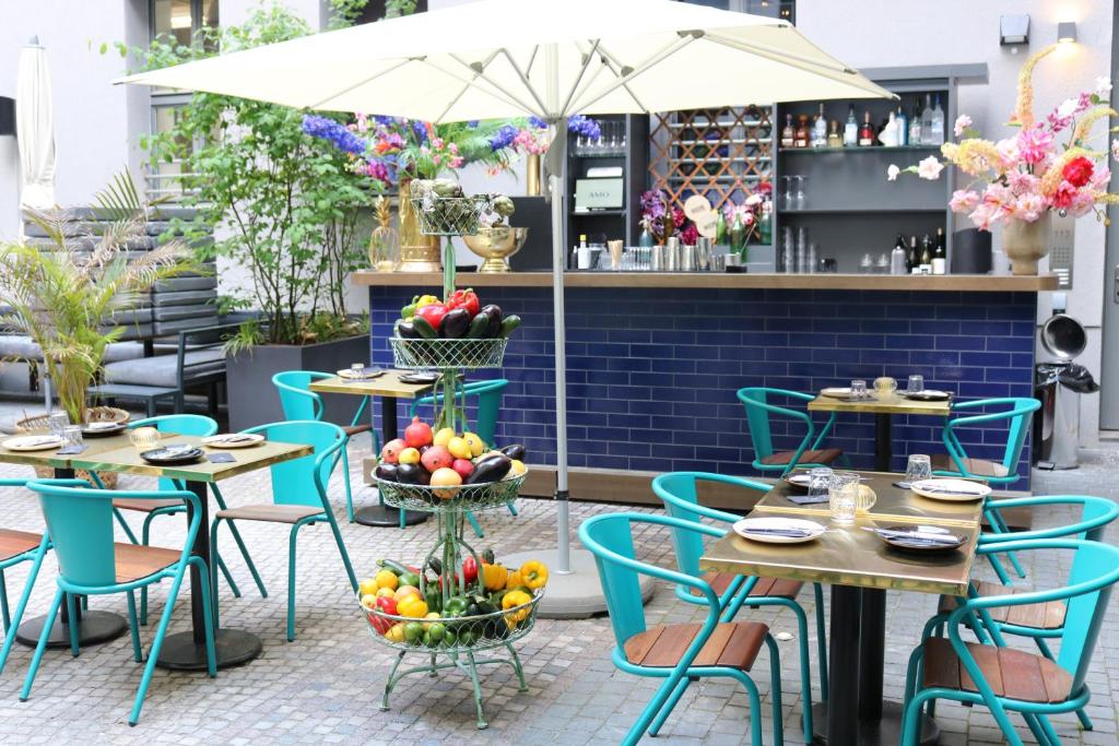 Nápoje v ubytování Hotel AMO by AMANO Friedrichstraße