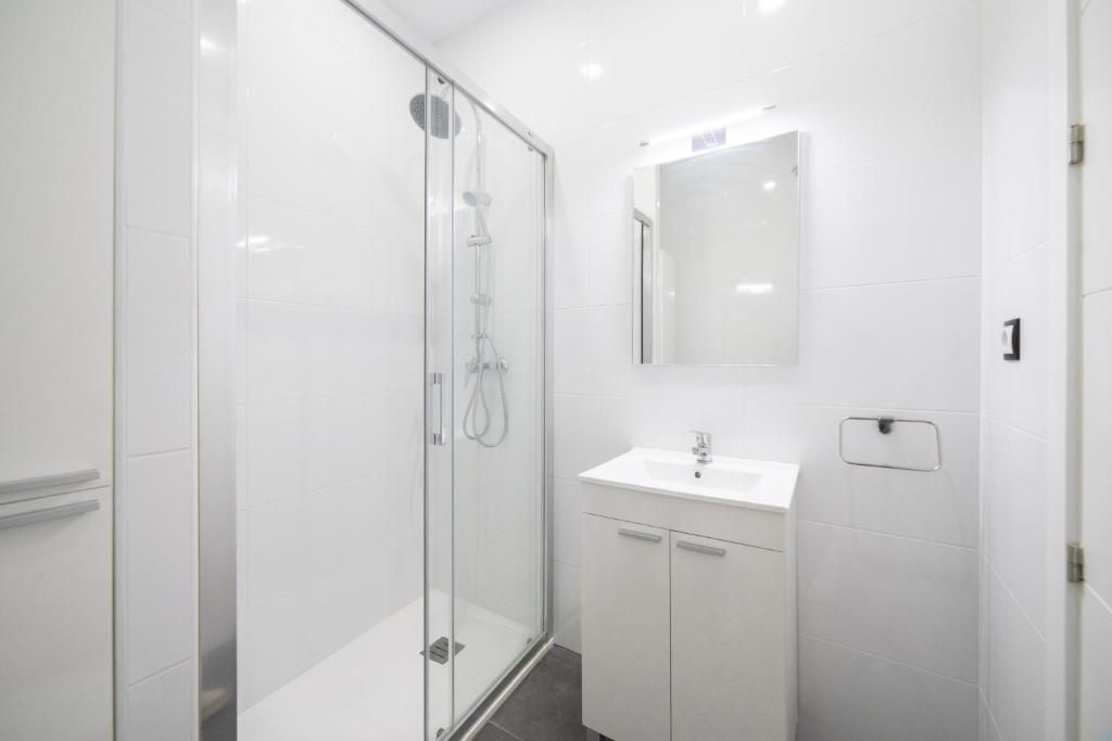A bathroom at Alohamundi Olavide