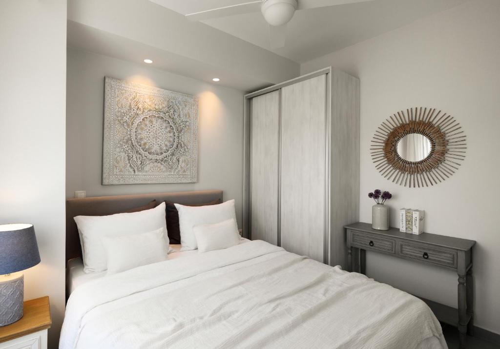 Postel nebo postele na pokoji v ubytování Soleado Luxury Villas
