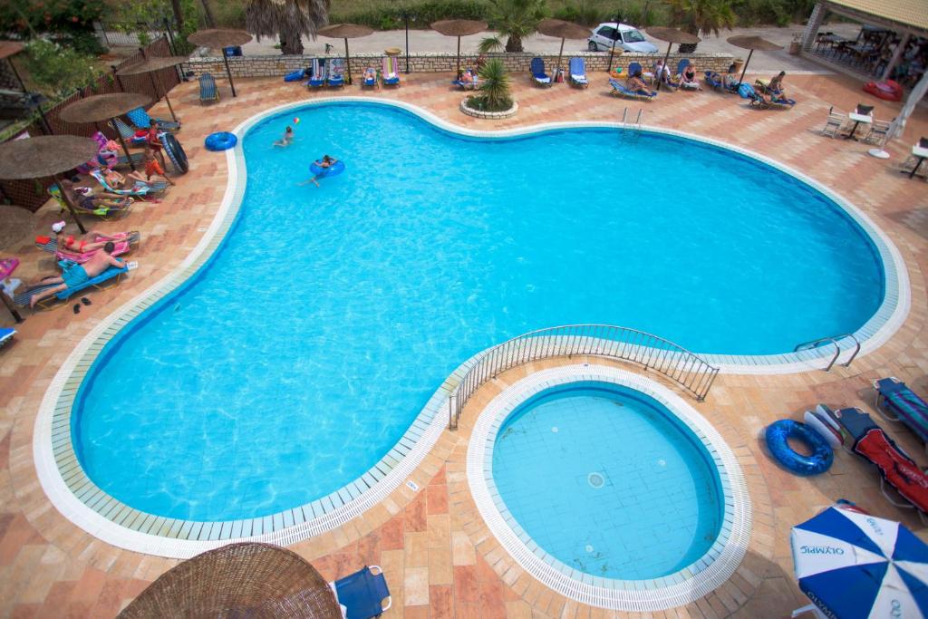 The swimming pool at or close to Anemona Beach apartments