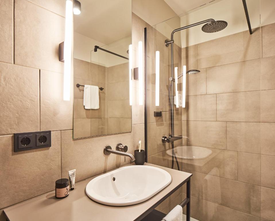 hood house - Resim 8