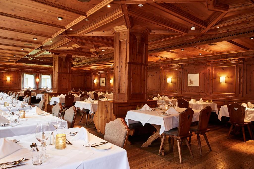 Ein Restaurant oder anderes Speiselokal in der Unterkunft All In Resort Schwarzbrunn - 4 Sterne Superior 