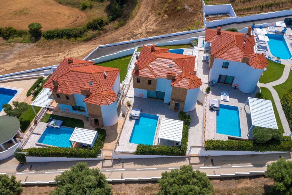 Bazén v ubytování Villa D'Oro - Luxury Villas & Suites nebo v jeho okolí