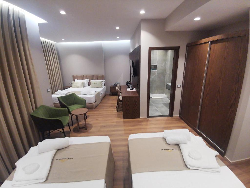 WHITE CROWN HOTEL - Suit