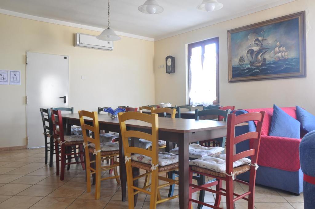 Posedenie v ubytovaní Podere Calistri