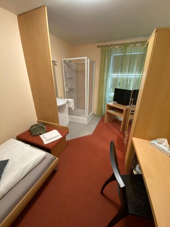 Ho(s)tel Ahrbergen - Single Room With Separate Toilet