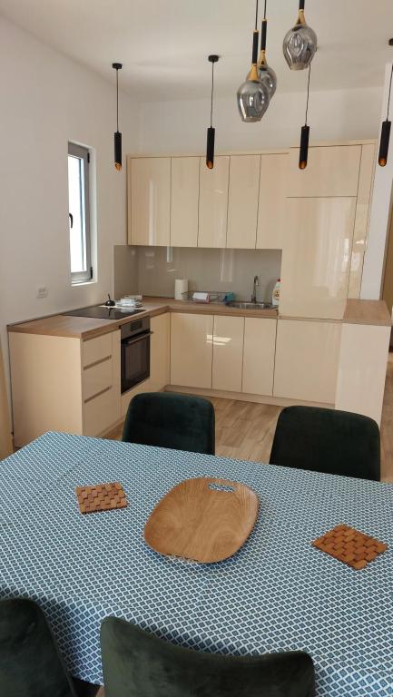 Kuhinja ili čajna kuhinja u objektu Hotel Kaligrosh