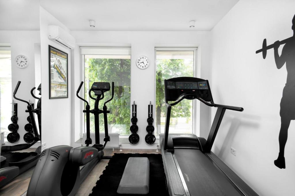 Fitness centrum a/nebo fitness zařízení v ubytování Thomas Albert Hotel
