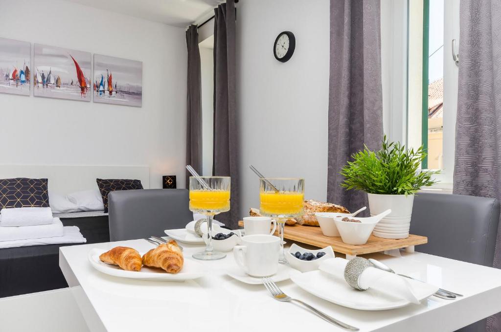 Apartments and Rooms Adriatic Suites - Estudio