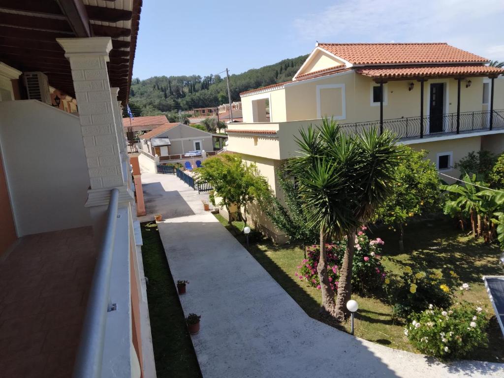 Budova, kde se aparthotel nachází