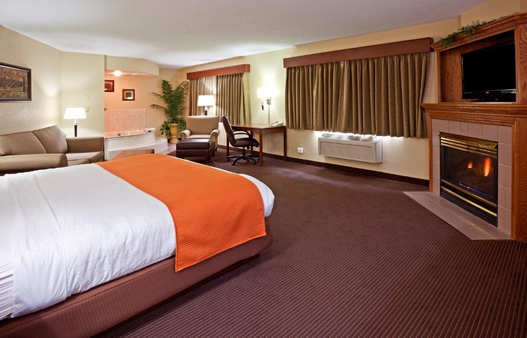 AmericInn by Wyndham Fargo West Acres photo