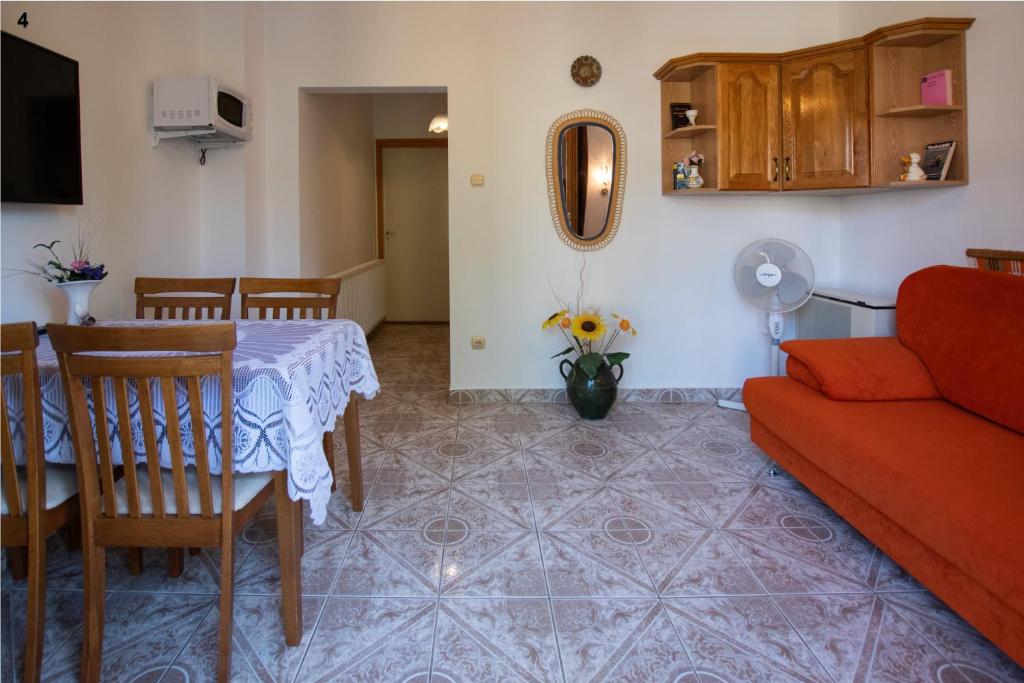 Posedenie v ubytovaní Akácfa 13 Apartman
