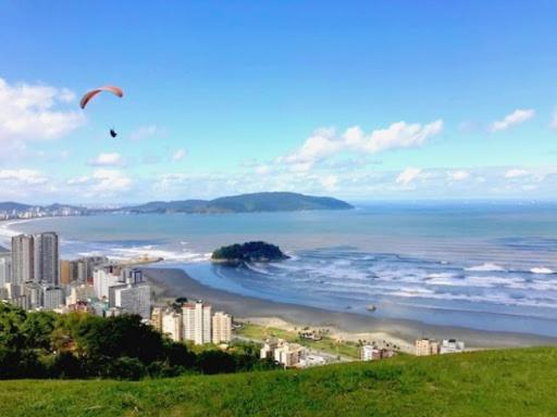  Apartamento de frente para praia com WI-FI