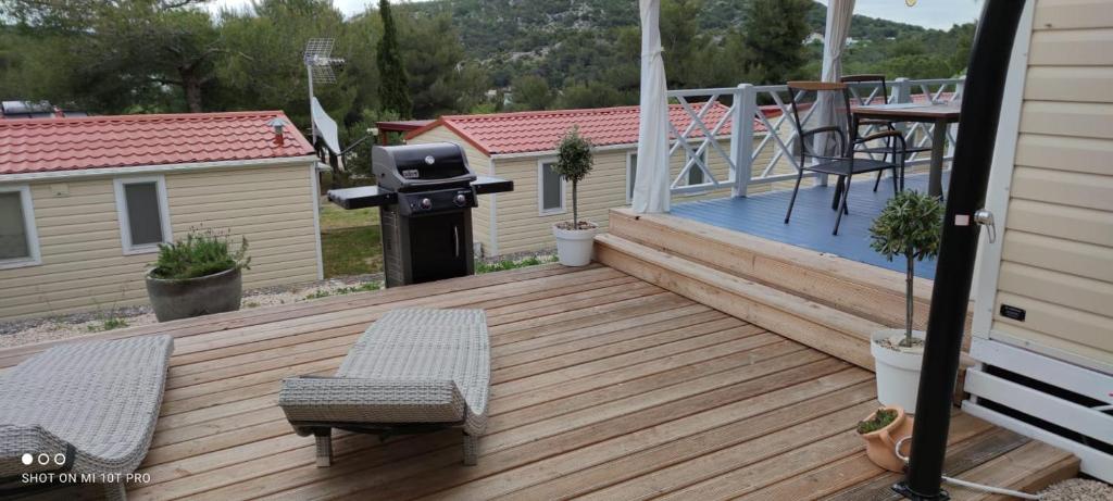 Balkón nebo terasa v ubytování 2Pines House