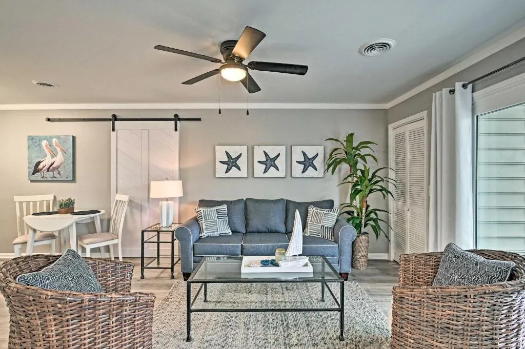 Couple’s Retreat w/ Balcony in Surfside Beach!