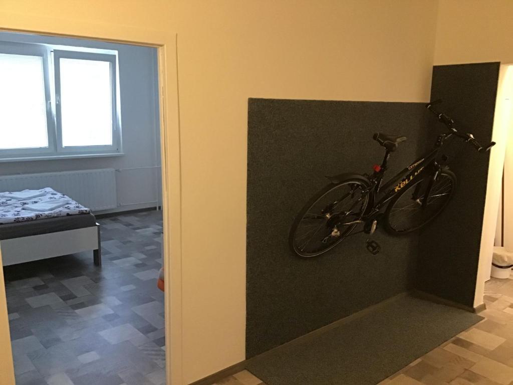 Łóżko lub łóżka w pokoju w obiekcie Apartmán pod Smrkem