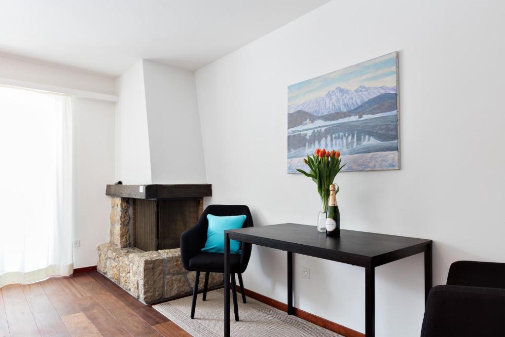 Posezení v ubytování Attraktives Studio in Champfèr/St. Moritz