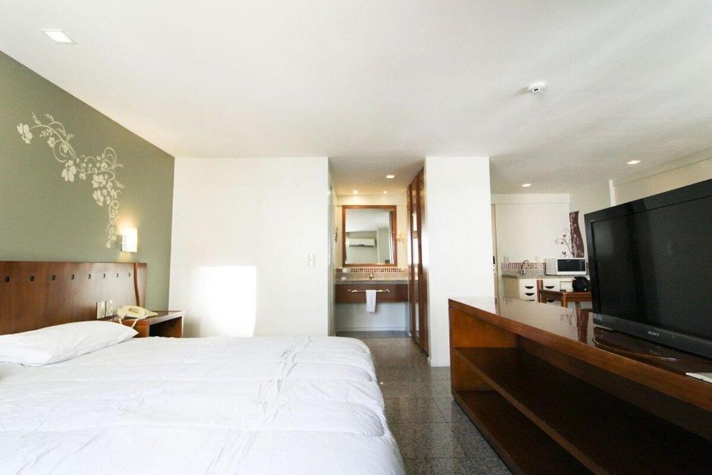  Flat Moderno Blue Tree na Beira Mar por Carpediem