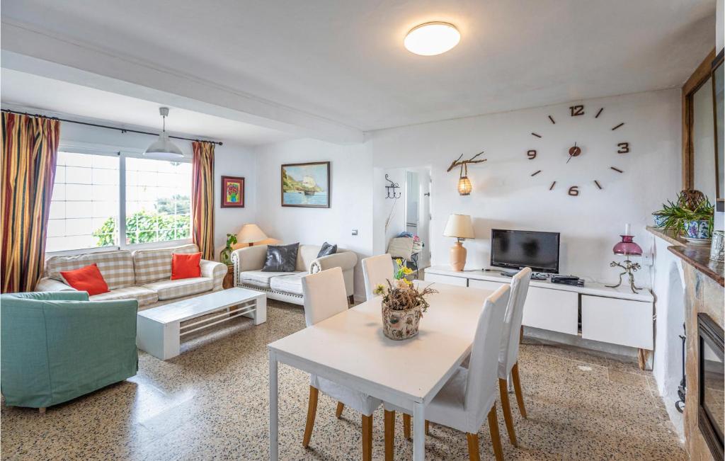 A seating area at Lovely Home In Lloret Del Mar