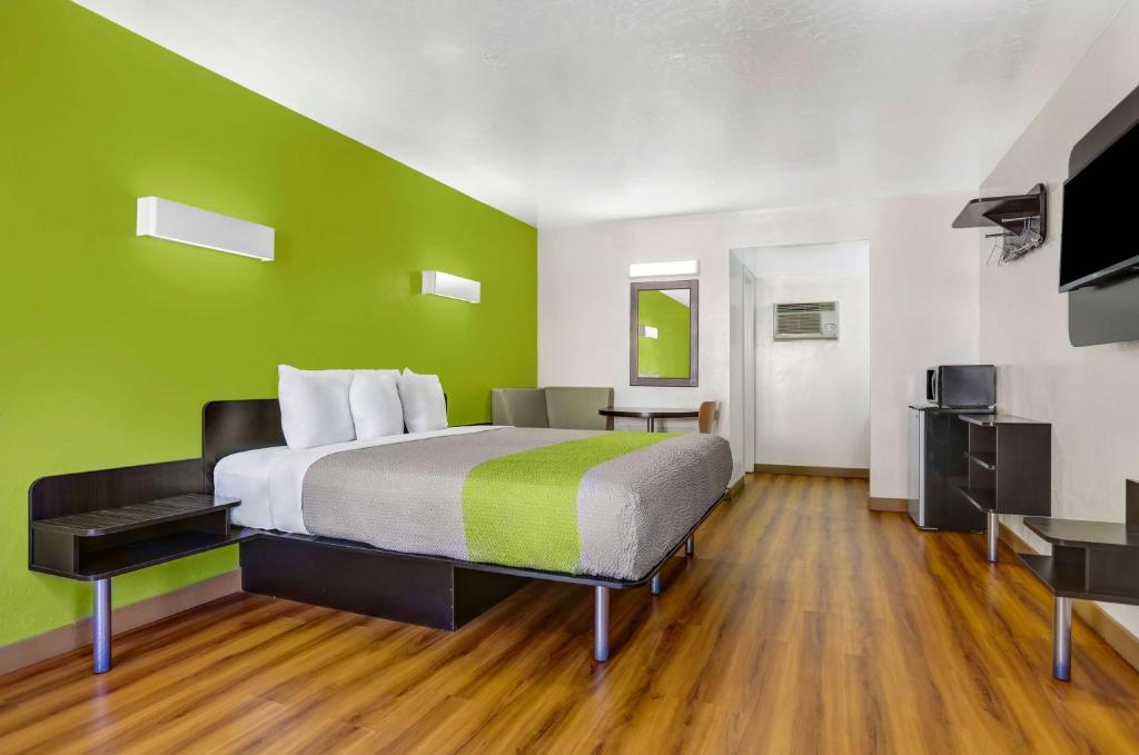 TV a/nebo společenská místnost v ubytování Motel 6-Payson, AZ
