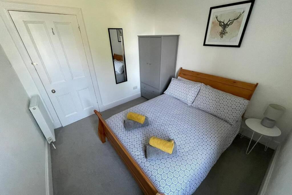 No 10 Immaculate City Centre, Top Floor 2 Bed Flat with Free Parking - Appartement 2 Chambres