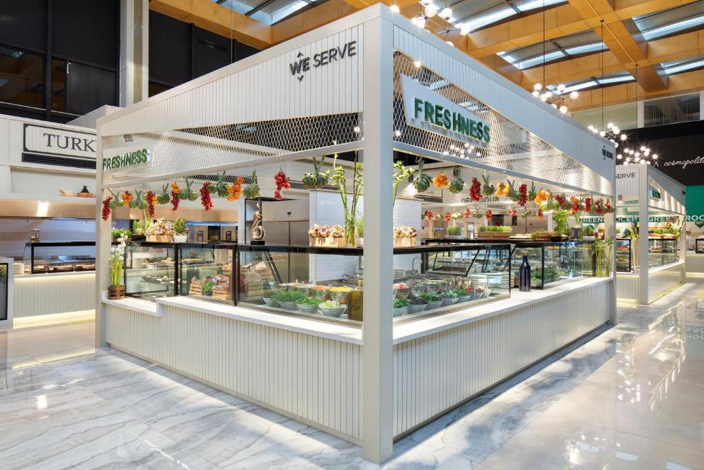 Supermarket nebo jiné obchody v  rezortu nebo okolí