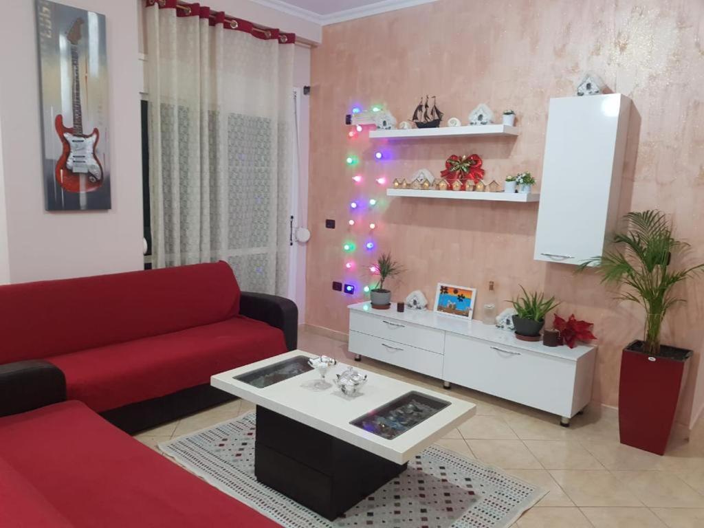 LUXURY SEASIDE APARTMENT WITH TWO BEDROOMS 130 meter - Imazhi 8