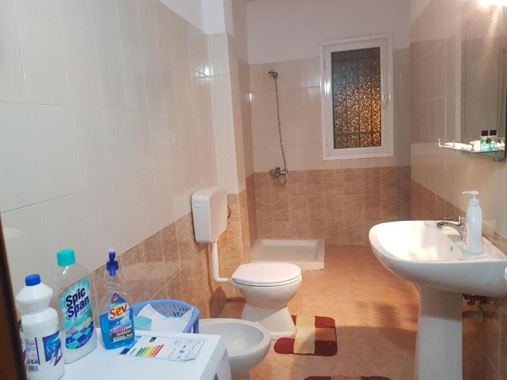 LUXURY SEASIDE APARTMENT WITH TWO BEDROOMS 130 meter - Imazhi 3