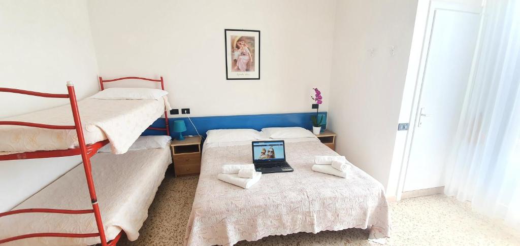 Arix Hotel - Triple Room