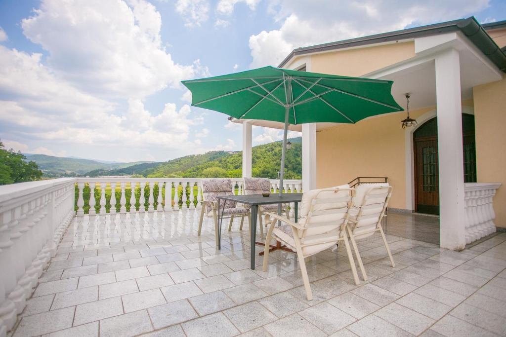 Balkón nebo terasa v ubytování Villa Maria Buzet with Private Pool