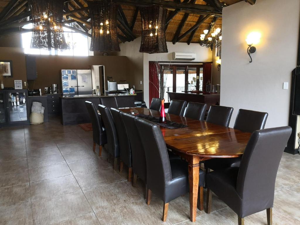 Posezení v ubytování Morokolo Safari Lodge Self-catering