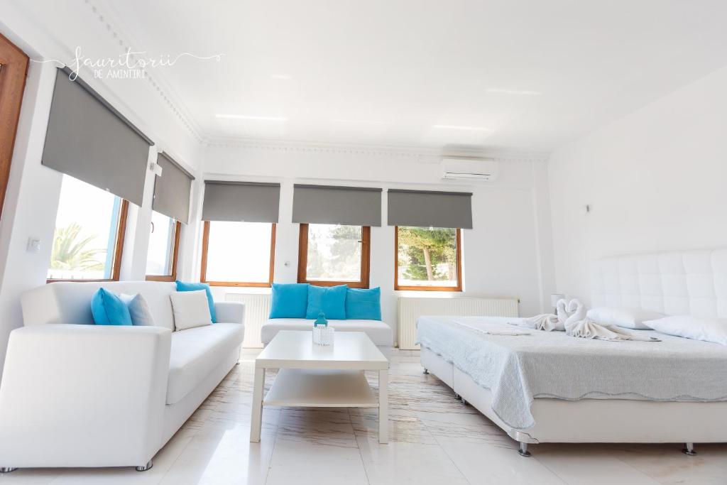 Posezení v ubytování Kinira Beach Hotel