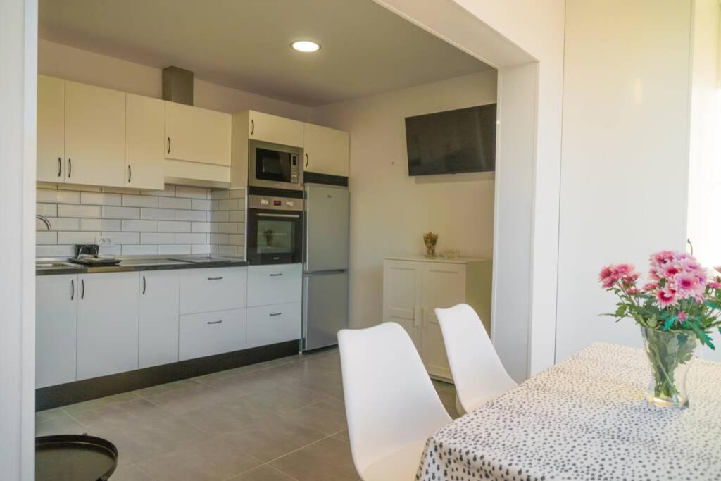 Kuchyňa alebo kuchynka v ubytovaní Apartamento en Mareverde Costa Adeje