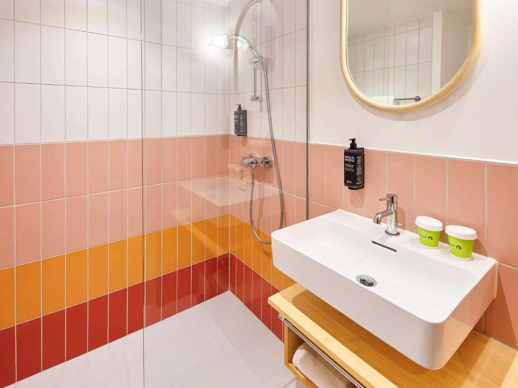 Koupelna v ubytování ibis Styles Bayreuth
