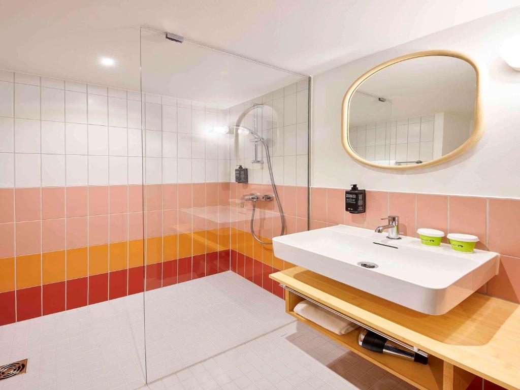 Koupelna v ubytování ibis Styles Bayreuth