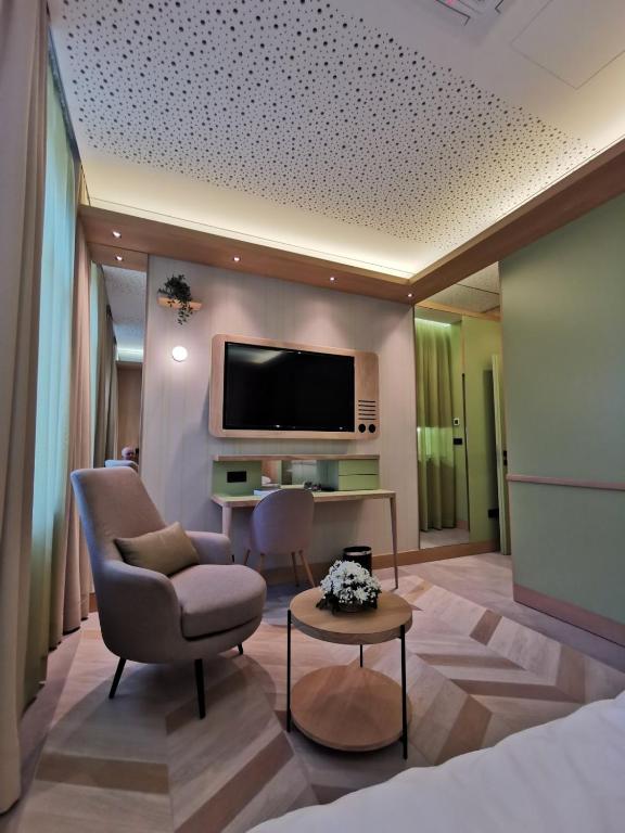 Comfort Central Place Sarajevo - One-Bedroom Apartment